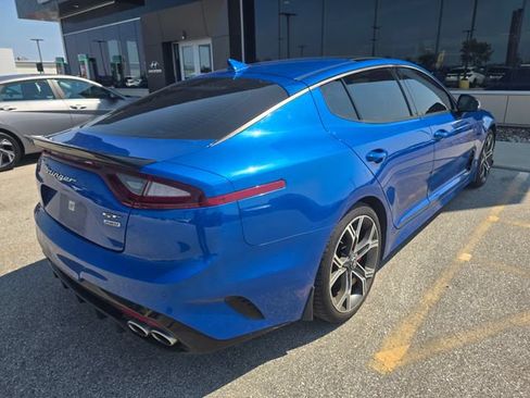 Used 2018 Kia Stinger GT2 AWD/4WD image 3
