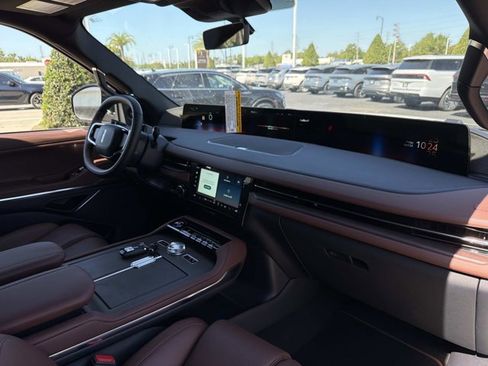 New 2026 Lincoln Navigator Reserve AWD/4WD image 19