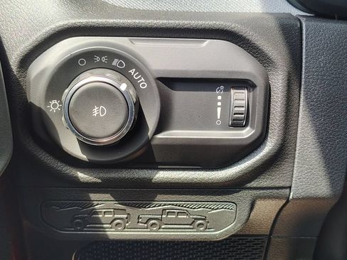 Used 2025 Jeep Wrangler Sport AWD/4WD image 22