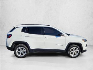 Used 2024 Jeep Compass Latitude AWD/4WD video 4