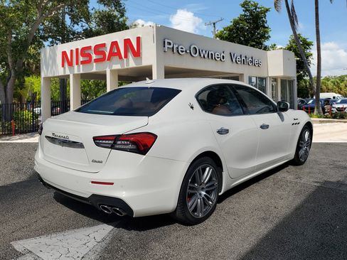 Used 2022 Maserati Ghibli Modena image 4