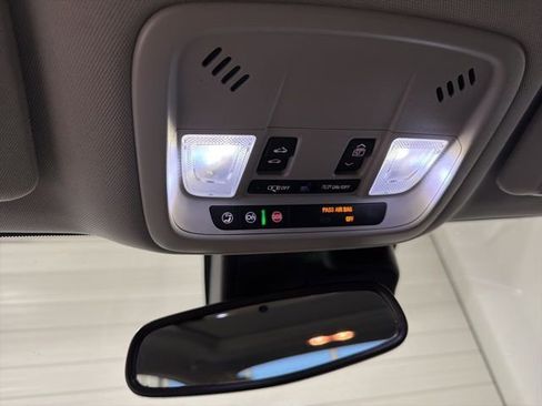 Used 2019 Chevrolet Malibu Premier image 18