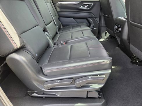 Used 2023 Chevrolet Suburban RST AWD/4WD image 17