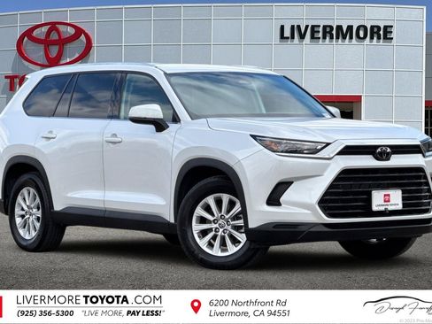 Used 2025 Toyota Grand Highlander AWD image 1
