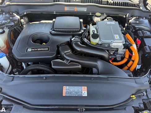 Used 2020 Ford Fusion SE image 32