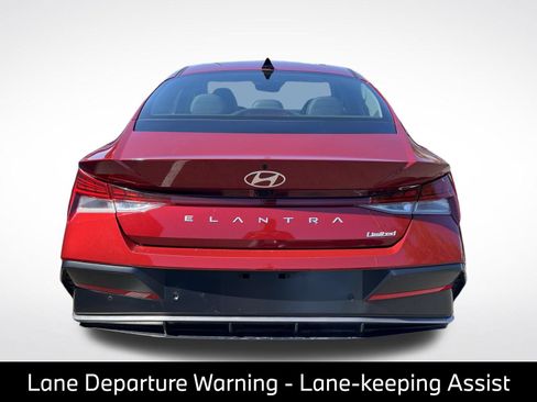 Used 2024 Hyundai Elantra Limited FWD image 7