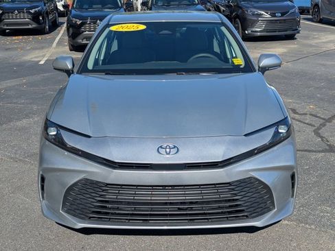 Used 2025 Toyota Camry LE image 2