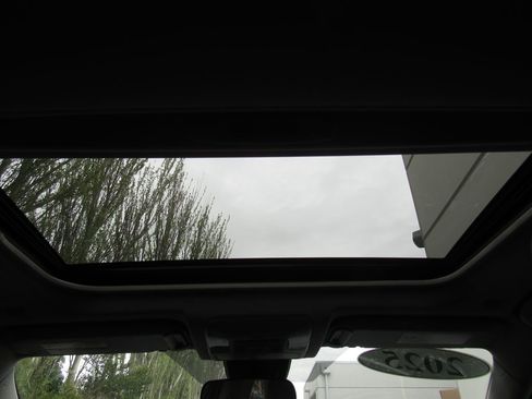 Used 2025 Toyota RAV4 XLE w/ Convenience Package AWD/4WD image 28