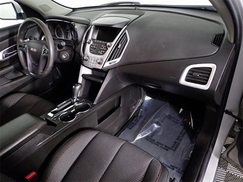 Used 2017 GMC Terrain SLE image 32