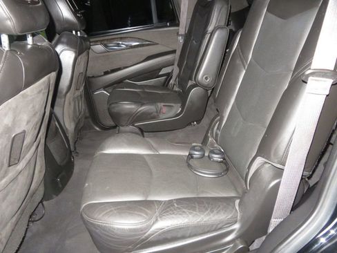 Used 2015 Cadillac Escalade Platinum AWD/4WD image 24