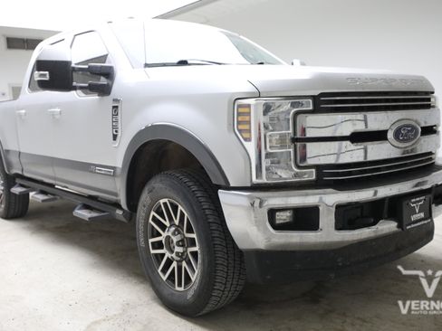 Used 2018 Ford F250 Lariat w/ Lariat Value Package AWD/4WD image 6