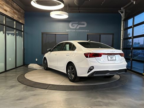 Used 2024 Kia Forte LXS w/ LXS Technology Package FWD image 5
