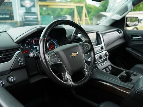 Used 2019 Chevrolet Tahoe LT w/ Luxury Package AWD/4WD image 6
