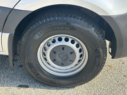 Used 2024 Mercedes-Benz Sprinter 2500 image 15