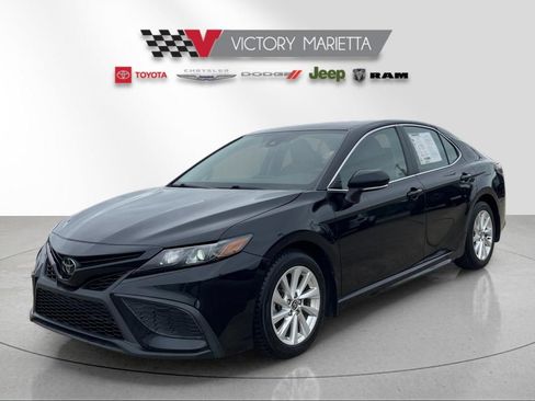 Used 2024 Toyota Camry SE FWD image 1