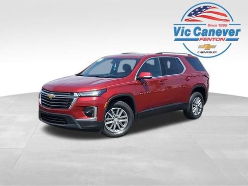 Certified 2023 Chevrolet Traverse LT FWD image 1
