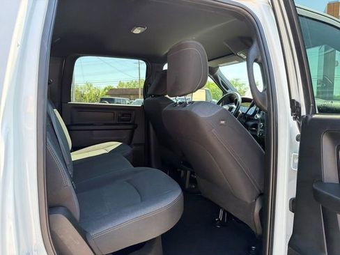 Used 2024 RAM 2500 Tradesman w/ Chrome Appearance Group AWD/4WD image 28