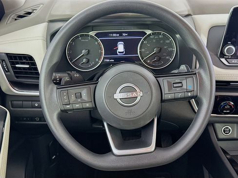 Used 2023 Nissan Rogue SV image 18