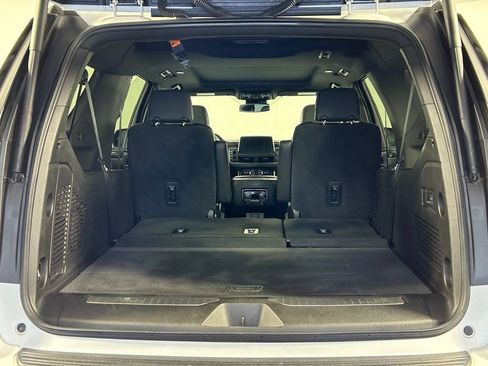 Used 2024 Chevrolet Suburban RST w/ Luxury Package AWD/4WD image 15