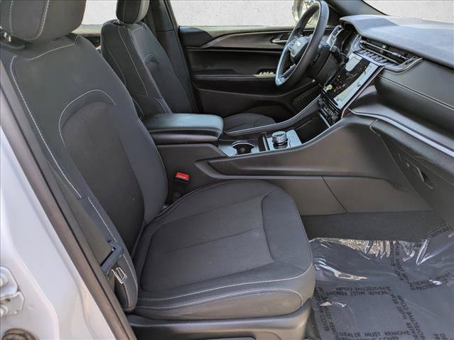 Used 2024 Jeep Grand Cherokee L Laredo AWD/4WD image 20