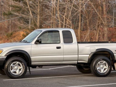 Used 2004 Toyota Tacoma 4x4 Xtracab V6 image 5