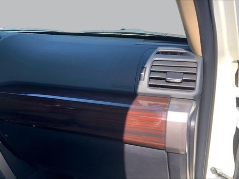 Used 2022 Toyota 4Runner Limited AWD/4WD image 19