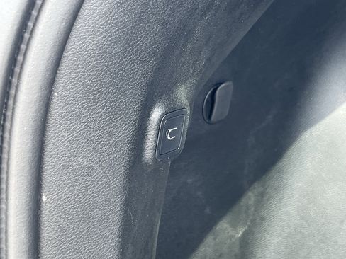 Used 2022 Jeep Cherokee Trailhawk w/ Sound & Nav Group AWD/4WD image 8