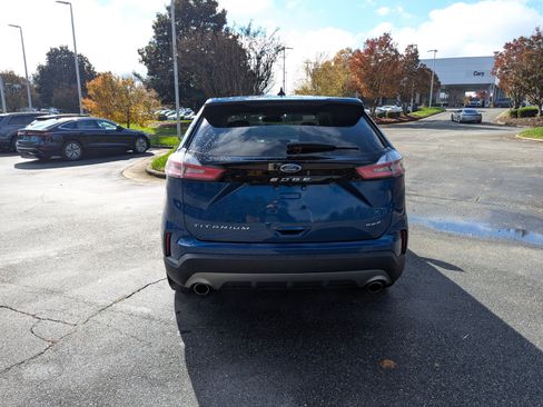 Used 2022 Ford Edge Titanium image 6