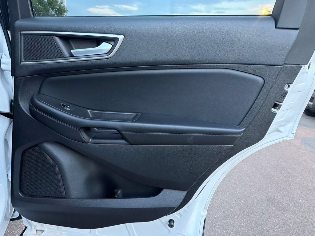 Used 2024 Ford Edge SEL AWD/4WD image 13