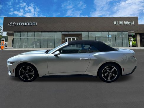 Used 2025 Ford Mustang Premium RWD image 8