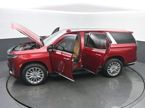 Used 2024 Cadillac Escalade Premium Luxury AWD/4WD image 61