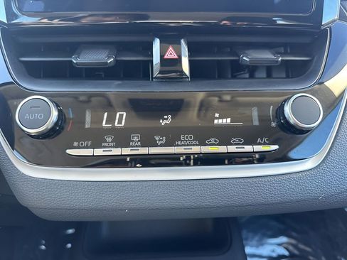 Used 2025 Toyota Corolla LE image 17