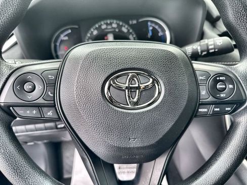 Used 2025 Toyota RAV4 XLE w/ Convenience Package image 23
