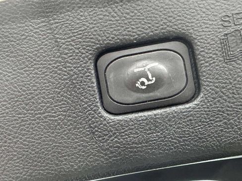 Used 2017 Ford Edge Titanium w/ Equipment Group 301A image 17