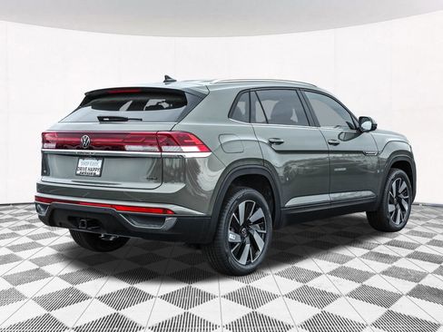 Used 2025 Volkswagen Atlas Cross Sport SE image 10