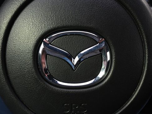 Certified 2025 MAZDA MAZDA3 s Sport image 35