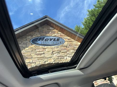 Used 2012 Honda Pilot Touring image 26