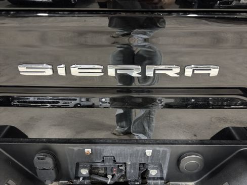 Used 2019 GMC Sierra 1500 SLT AWD/4WD image 33