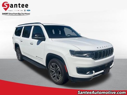 Used 2024 Jeep Wagoneer L Series II w/ Flexible Seating Group AWD/4WD image 1