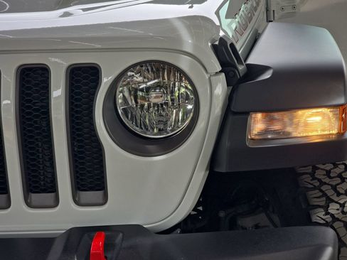 Used 2021 Jeep Wrangler Unlimited Rubicon AWD/4WD image 34