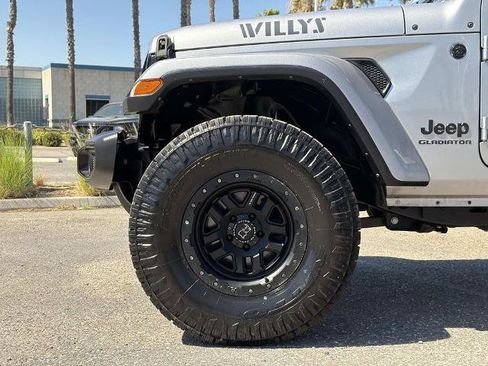 Used 2021 Jeep Gladiator Sport AWD/4WD image 27