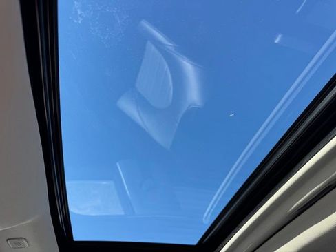 Used 2023 Toyota Highlander XLE image 30