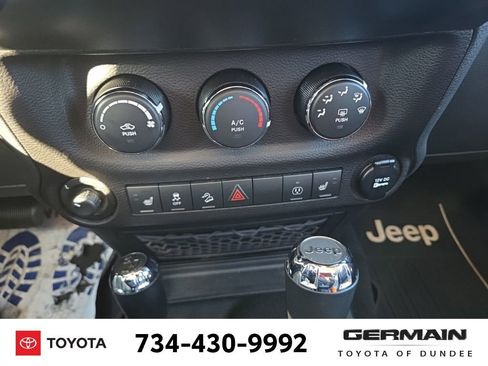 Used 2018 Jeep Wrangler Unlimited Sahara image 29