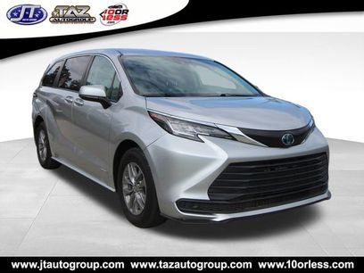 Used 2021 Toyota Sienna LE
