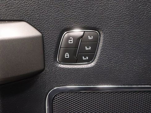 Certified 2022 Ford F250 Platinum w/ FX4 Off-Road Package image 13