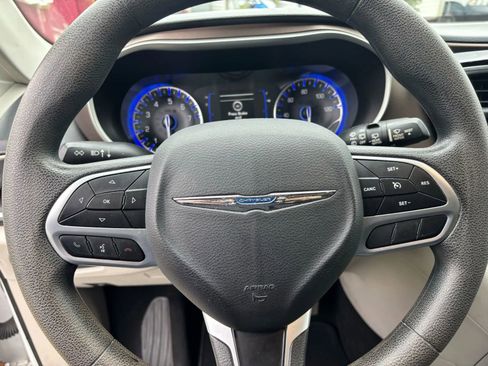 Used 2018 Chrysler Pacifica Touring Plus w/ Tire & Wheel Group image 49