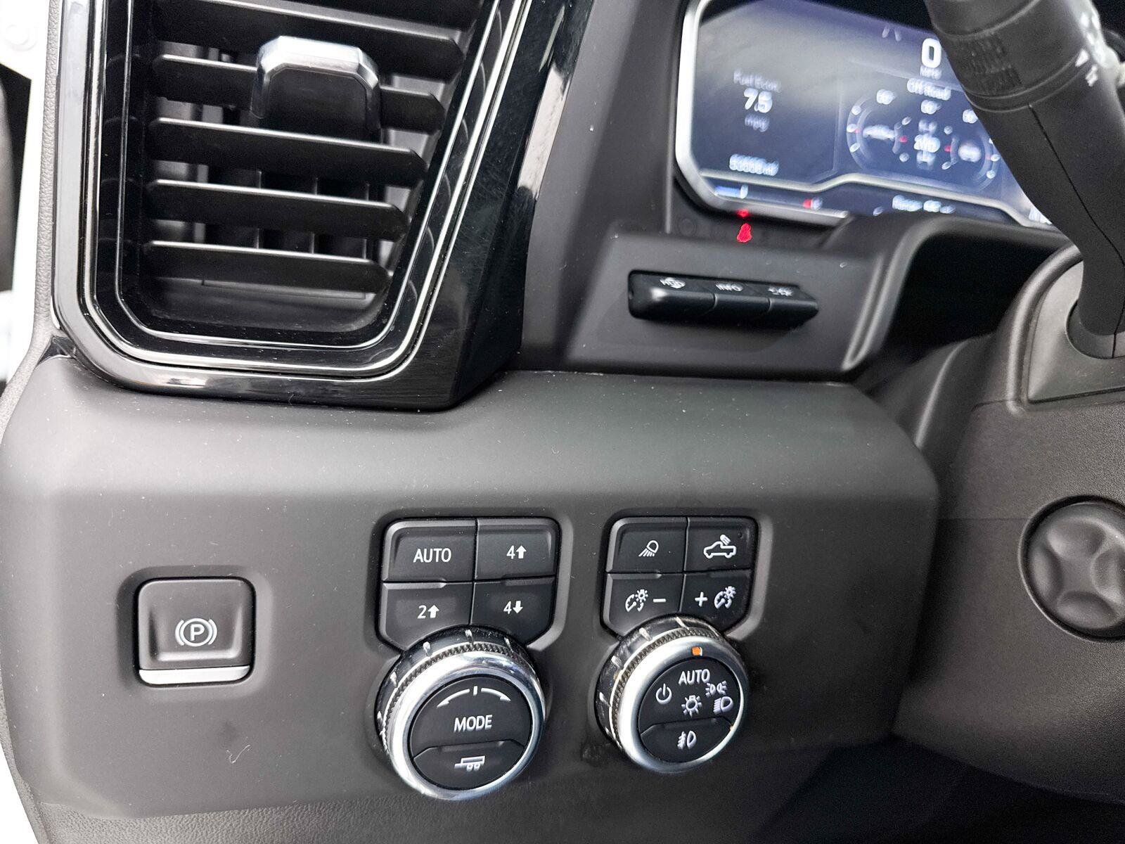 Used 2022 GMC Sierra 1500 AT4 w/ AT4 Premium Package AWD/4WD image 11