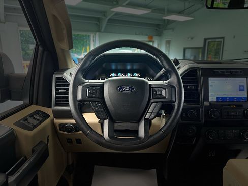 Used 2019 Ford F150 XLT w/ Equipment Group 302A Luxury AWD/4WD image 16