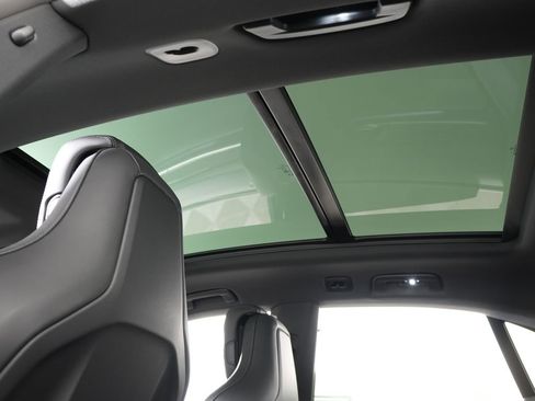 New 2026 Porsche Macan 4 Electric AWD/4WD image 18