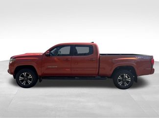 Used 2018 Toyota Tacoma TRD Sport video 2